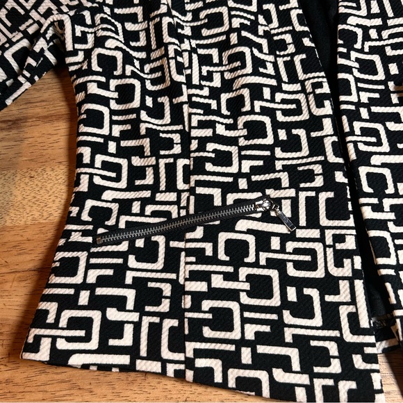 Roz & Ali Black and White Modern Geometric Patterned Blazer Jacket Small - Picture 4 of 11